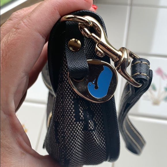 Dooney & Bourke small wristlet - Picture 3 of 4
